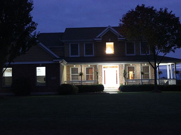 Wrap Porch w Canned Lighting