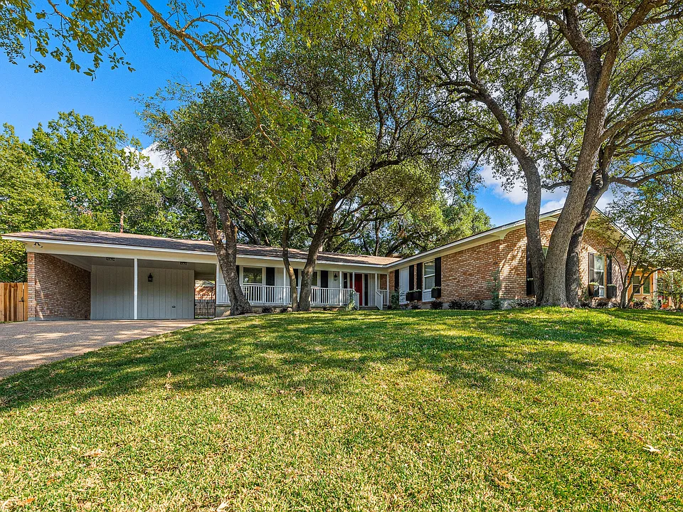 29011 Woodland Dr