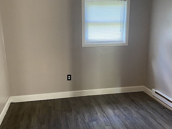 3rd image of 115 N Main St