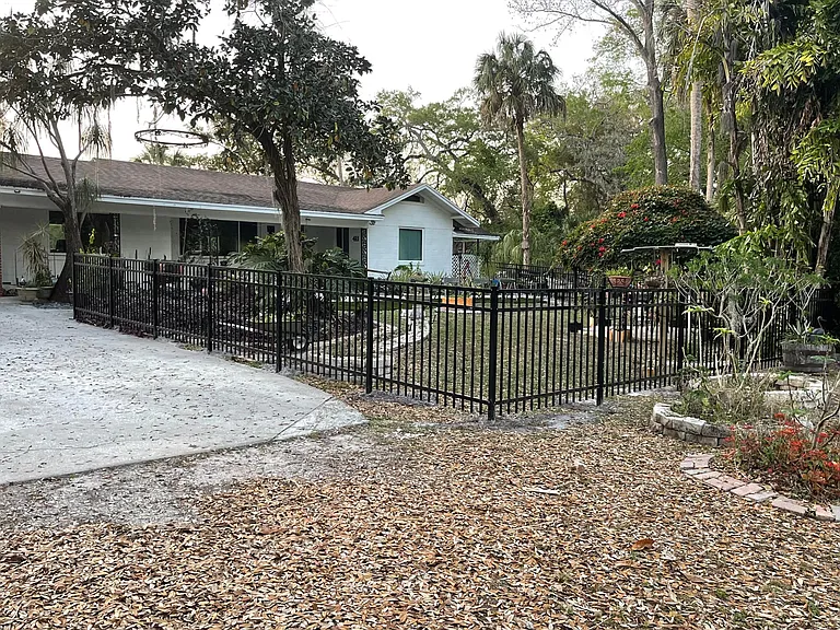 411 W Flora St — Photo 26