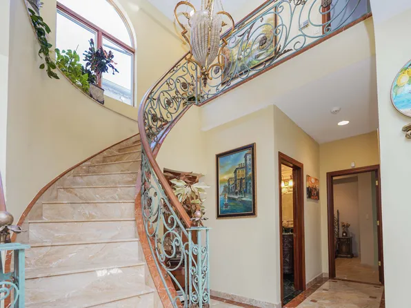 2233 East 72nd Street image 4 of 38