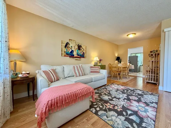 19 Abbey Lane #204, Delray Beach, FL 33446