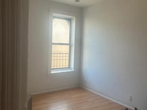 560 Lincoln Place image 1 of 6