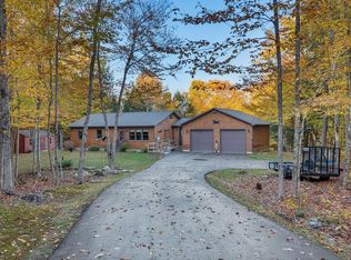 161 Beaver Dam Dr, New Gloucester, ME 04260