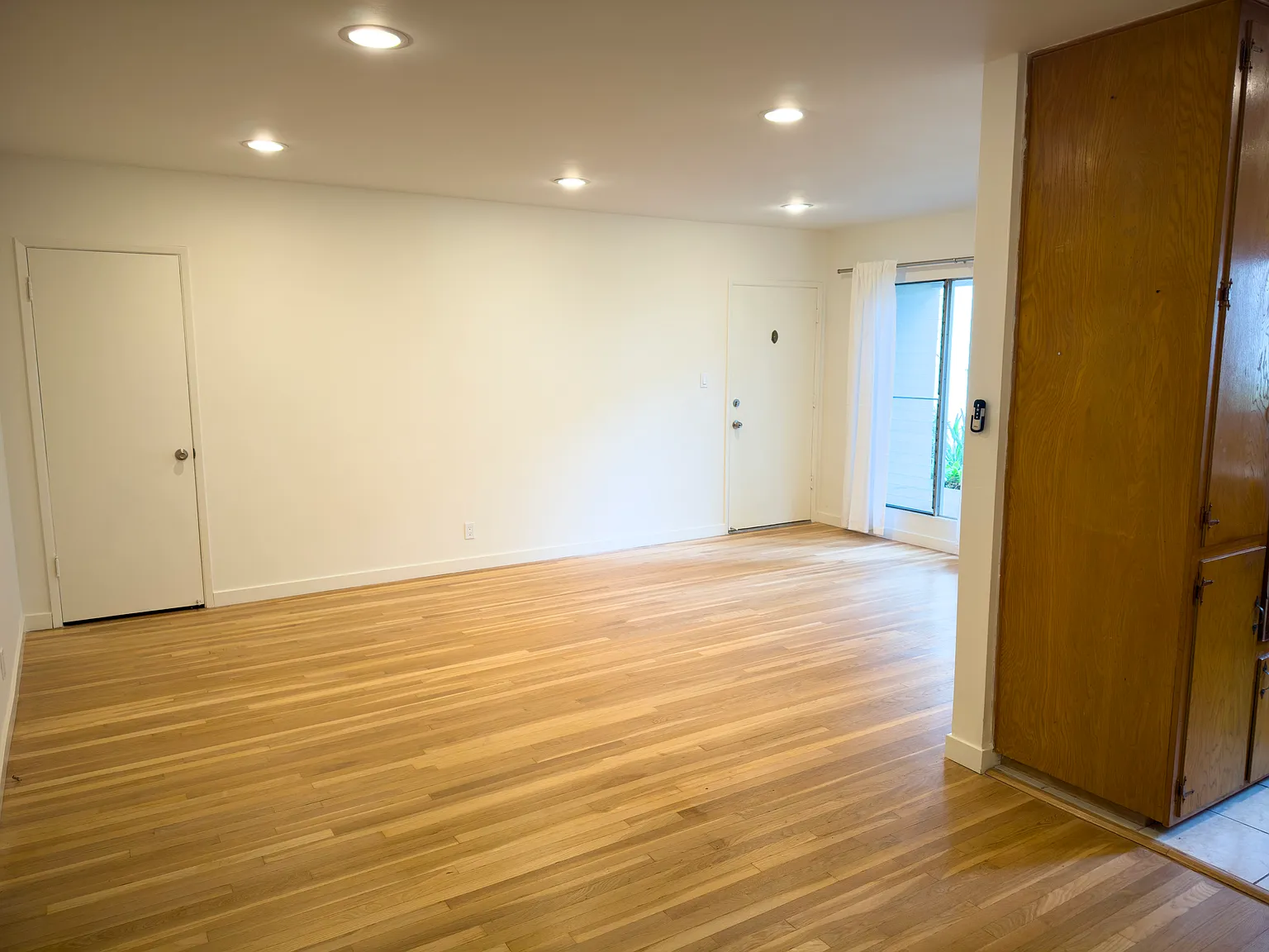 2 bed, 900 sqft, $2,850 — Photo 4