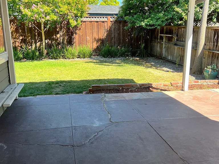976 2nd Ave — Photo 15