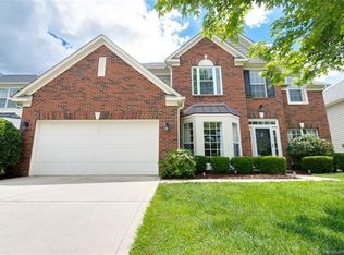 8820 Cavonnier Ln, Charlotte, NC 28216