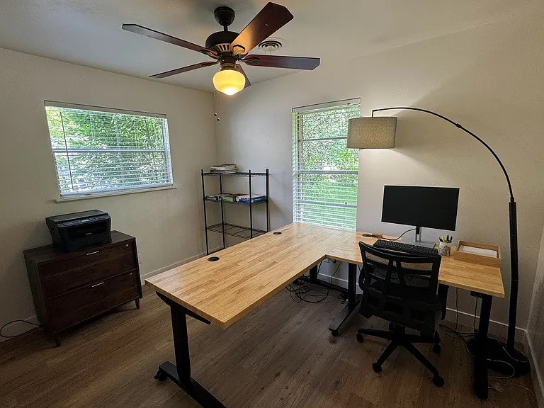 904 Aurora Cir — Photo 13