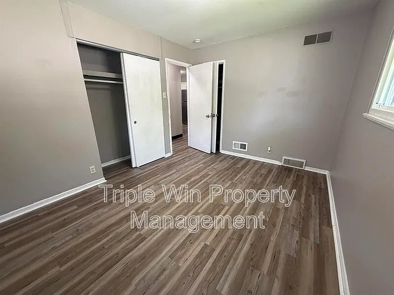 1654 Mowbry Ln — Photo 9