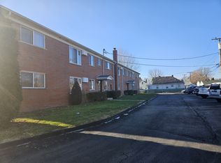 18765 Eastland St #8-9, Roseville, MI 48066