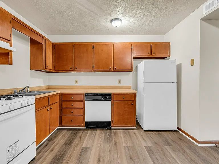 463 W Brame Ave #463 — Photo 9