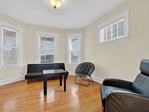 5th image of 6 Eight Irma Ave