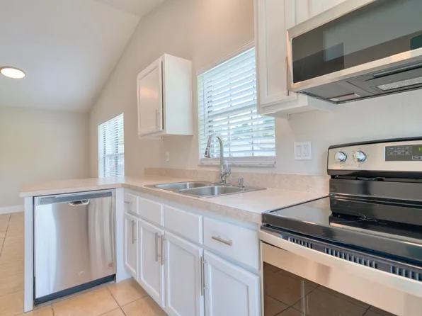 The Piquette Apartments | 3 Bedroom Apartments in Silver Springs, FL