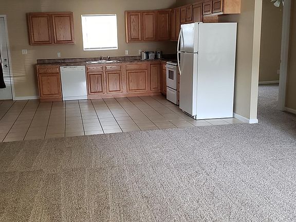 3rd image of 205 Wildrose Ln #A