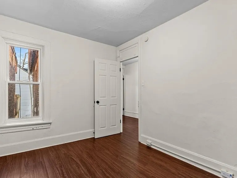 635 Camp St — Photo 7