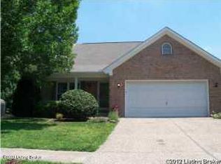 4605 Oak Pointe Dr, Louisville, KY 40245