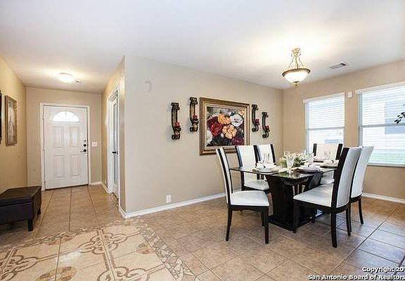 4th image of 5104 Columbia Dr