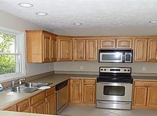 2706 Crooked Creek Rd, Bloomington, IL 61704