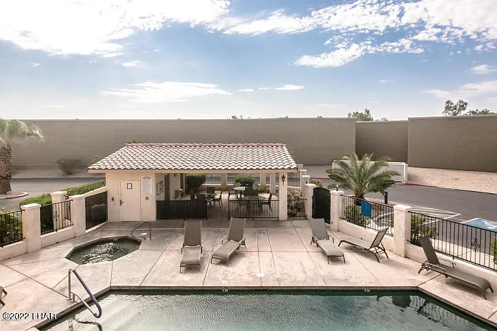 929 Genoa Dr — Photo 16