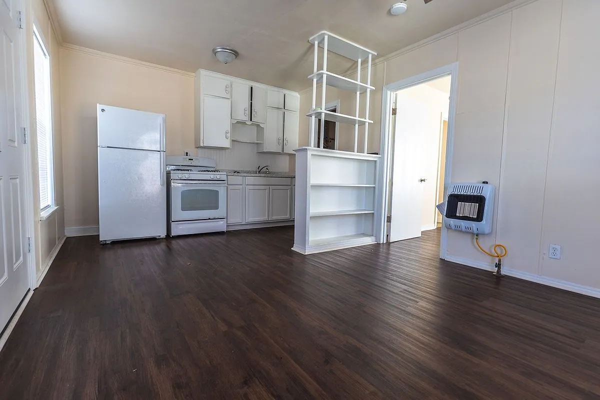 1 bed, 1.0 bath, 432 sqft, $950 — Photo 3