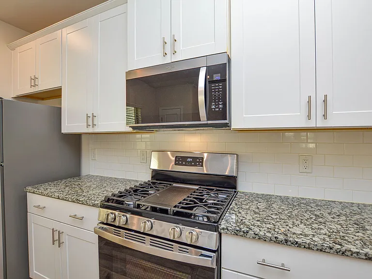 3215 Lisburn St — Photo 16
