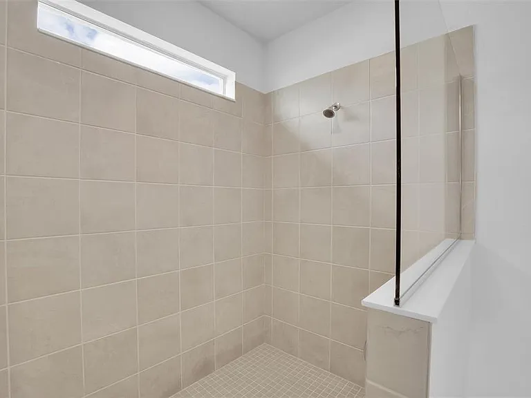 19100 Moscato Ct — Photo 34