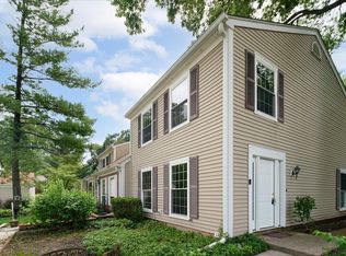 120 Bright Oaks Cir, Cary, IL 60013
