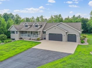 2315 Conifer Ct, Suamico, WI 54313