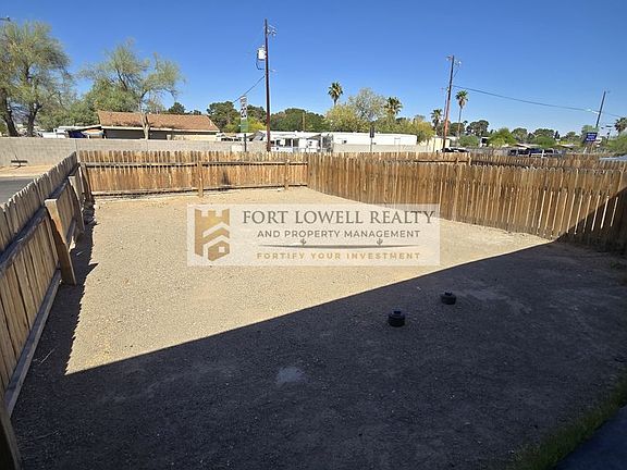 2nd image of 3000-3008 N Balboa Ave