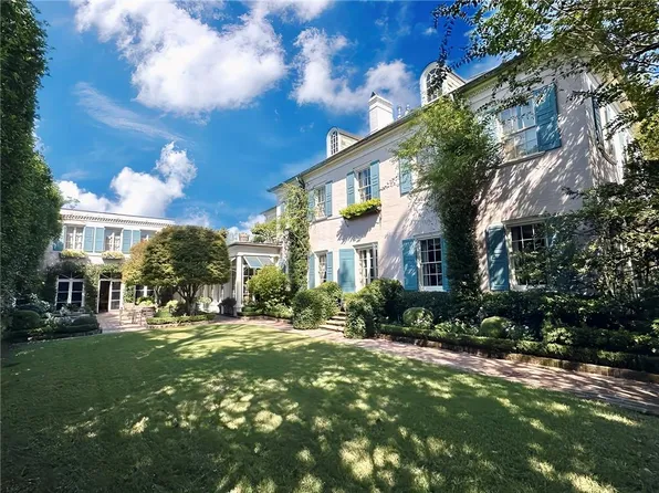 384 Walnut St, New Orleans, LA 70118
