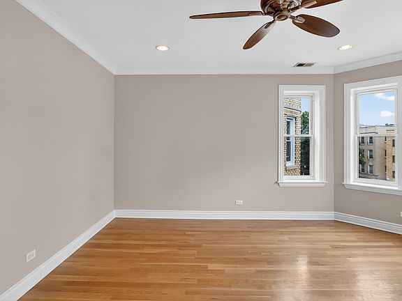 5th image of 6424 N Albany Ave #3