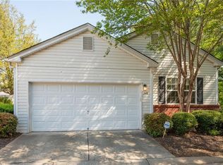 548 W Oaks Dr, Woodstock, GA 30188