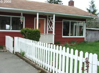 93455 Paradise Ln, Coos Bay, OR 97420