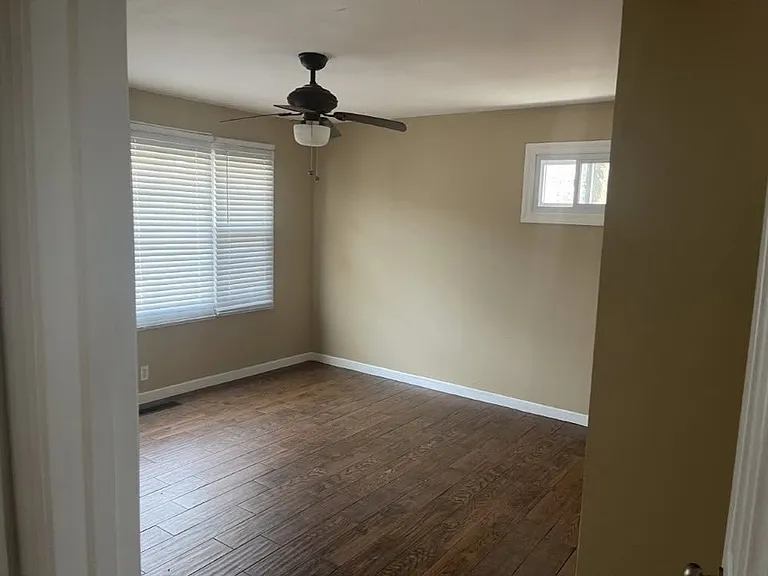 2836 Thompson Cir — Photo 9