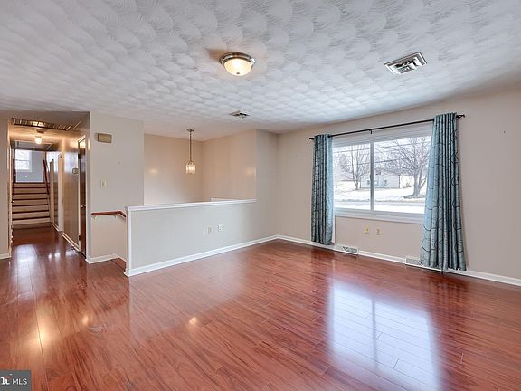 5th image of 3018 Steinruck Rd