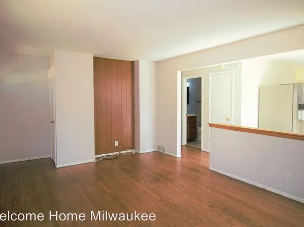 6304 N 106th St, Milwaukee, WI 53225
