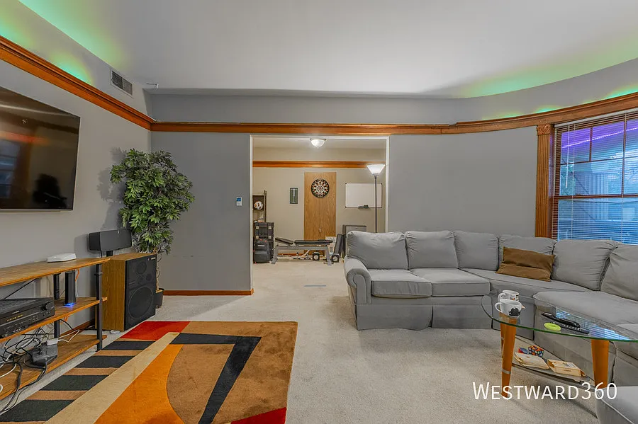 Available 09/01 / Buena Park / 3 Bed / 2 Bath / In-unit Laundry / Balcony and back deck / Pets We... — Photo 3