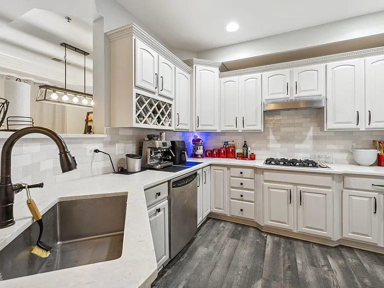 3526 Huntley Manor Ln — Photo 8