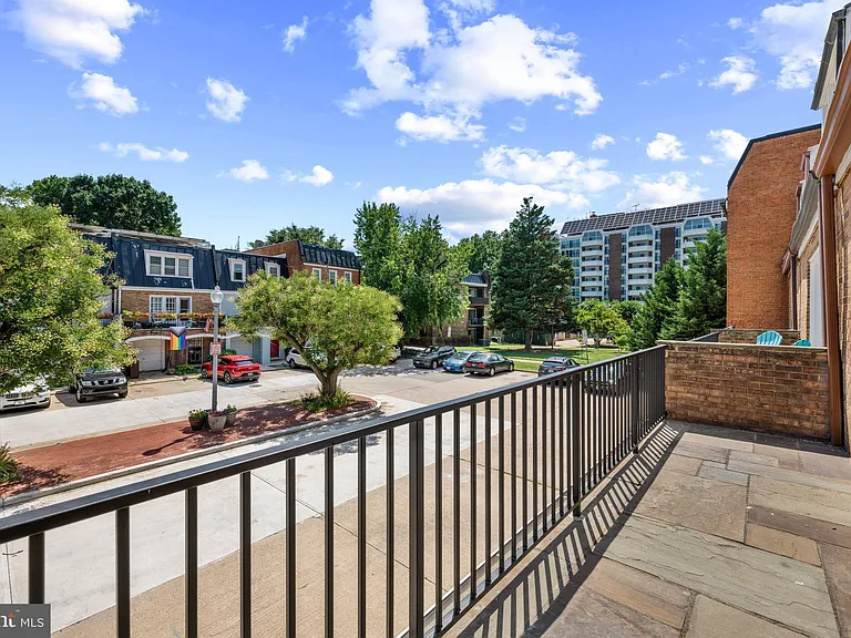 605 H St SW — Photo 33