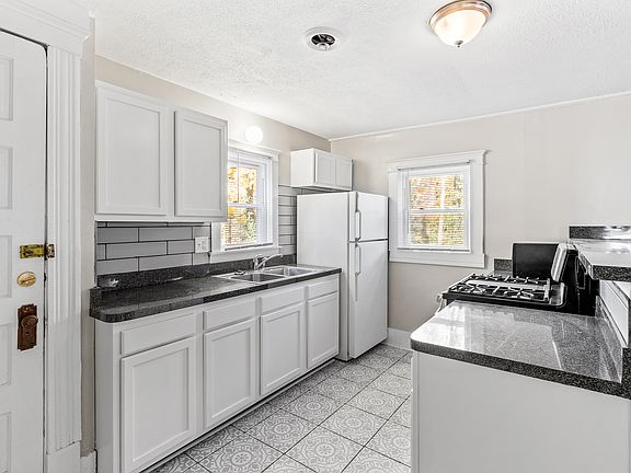 3rd image of 219 S Birchwood Ave #4