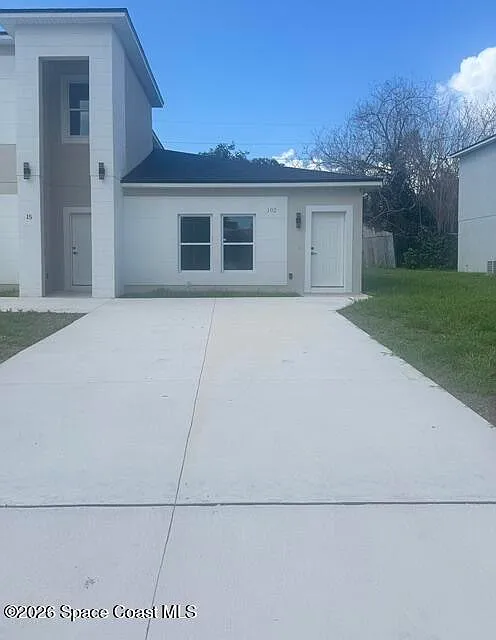 15 Travis St #102