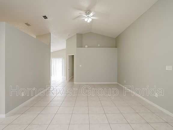 4th image of 3102 Bellingham Dr