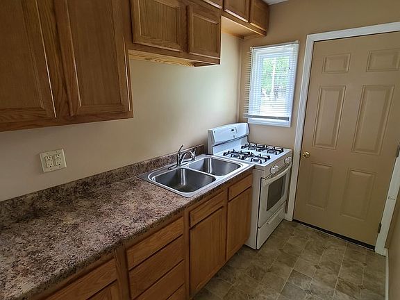 4th image of 115 W Spruce St APT 9