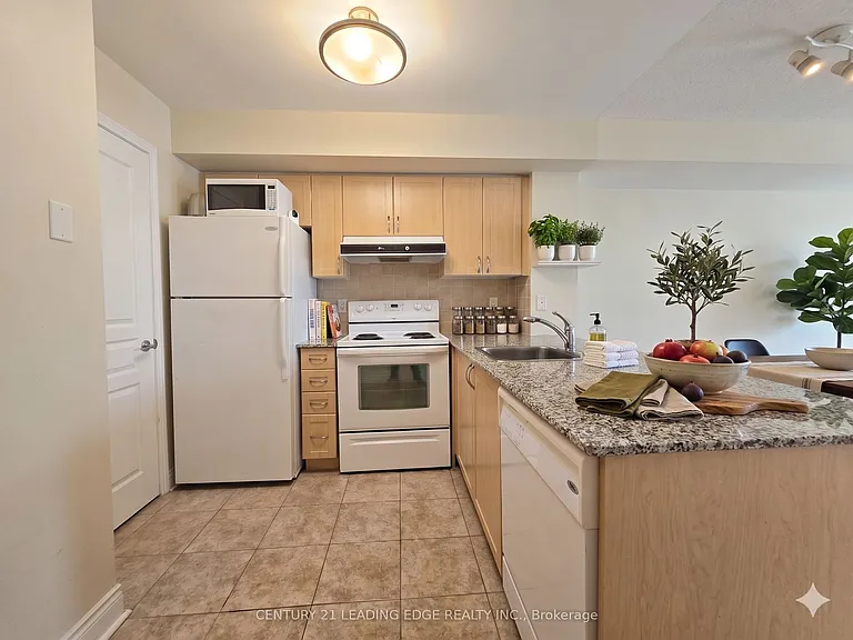 55 S Town Centre Blvd #810 — Photo 4