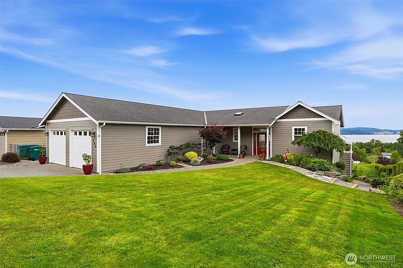 4th image of 784 Gladstone Drive