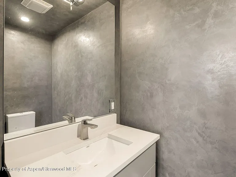1036 Red Mountain Rd — Photo 12