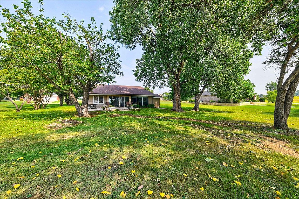 135 Lakeview Dr, Runaway Bay, TX 76426 Zillow