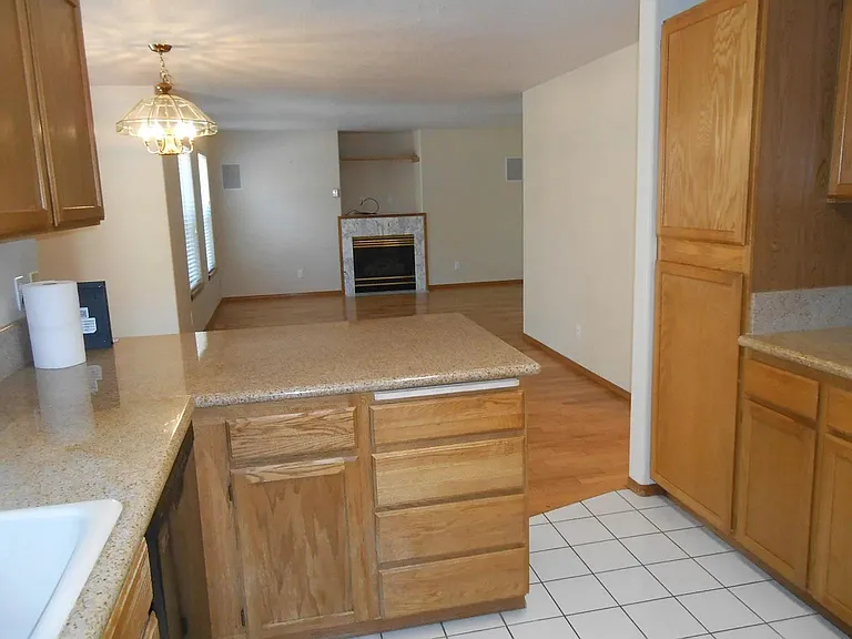 1252 NE Providence Dr — Photo 6
