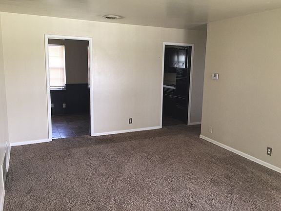4th image of 1423 Lindale Ave