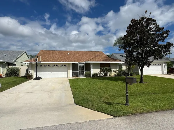 12872 Meadowbend Dr, Wellington, FL 33414
